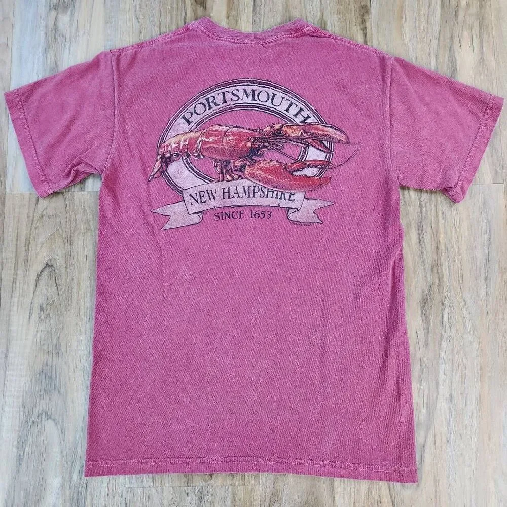 💜Red Vintage Wash Portsmouth, New Hampshire Short Sleeve Shirt Men's Small